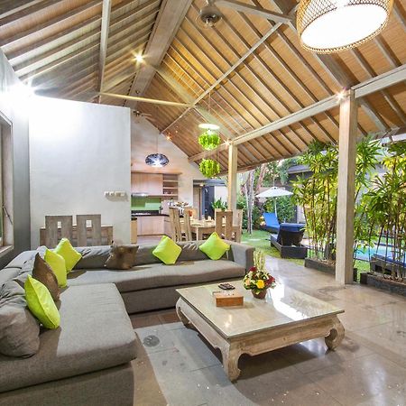 Villa Jalak Seminyak Buitenkant foto