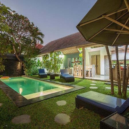 Villa Jalak Seminyak Buitenkant foto